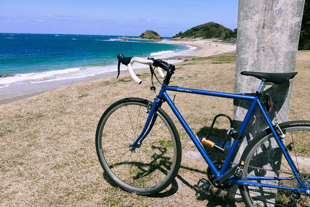 青空と海と自転車